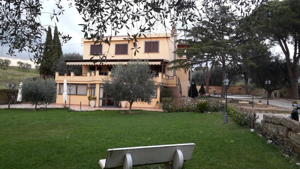 Bed And Breakfast La Corte Degli Ulivi Civitavecchia Exterior photo
