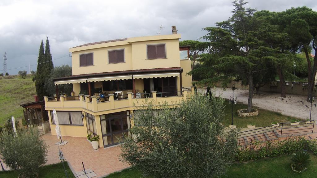 Bed And Breakfast La Corte Degli Ulivi Civitavecchia Exterior photo